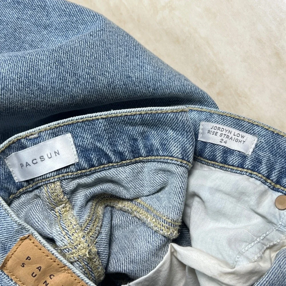 PacSun Jordyn Low Rise Straight Leg Jeans Size 24 Light Wash Denim - Picture 8 of 17